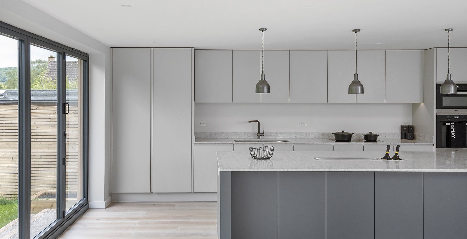 Use Concrete Elements To Create A Minimalistic Interior